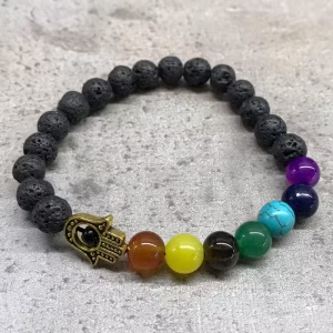 Lavasten chakra armbånd med Hamsa hånd