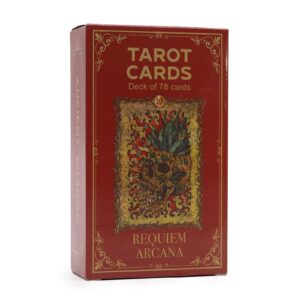 Requiem Arcana tarotkort: rød æske med gyldent motiv
